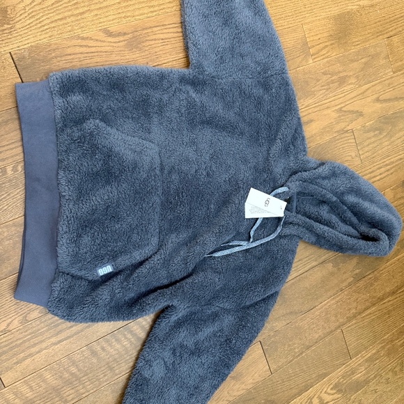 Ugg Sweatshirt - Picture 1 of 1